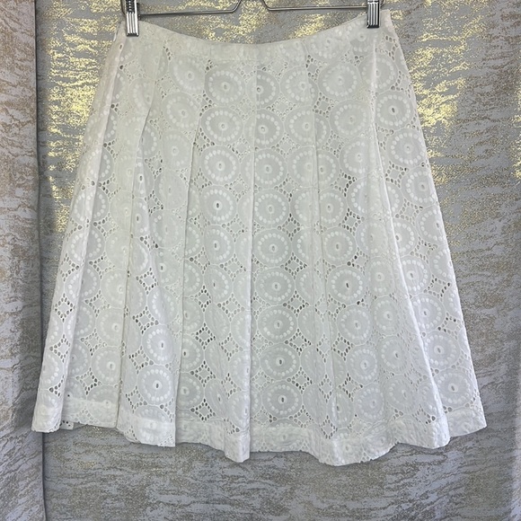 Banana Republic White Cotton Eyelet Lace Skirt Size 4 - Picture 8 of 13